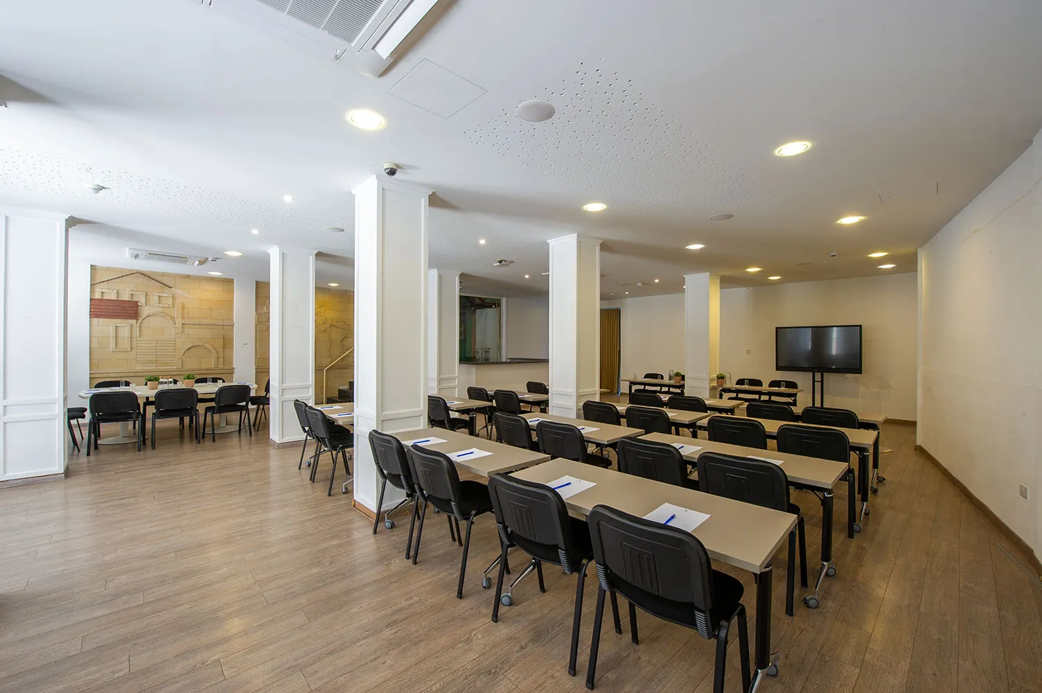Cornaro Hall · 145 m²