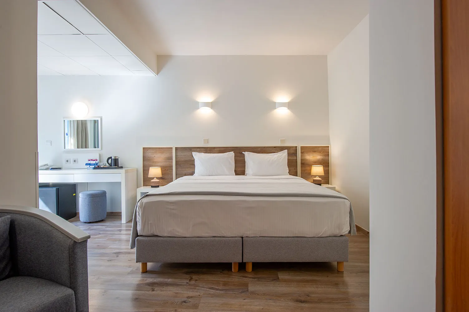 Double room with armchair