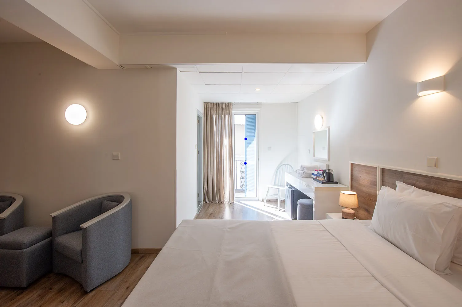 Bed, sofa and writing area
