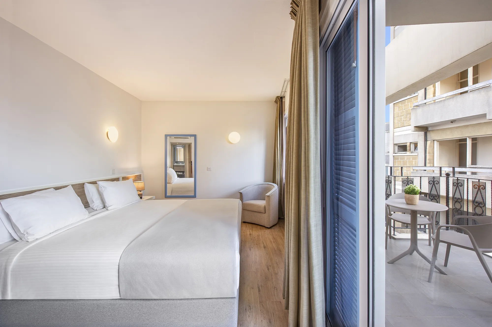 Balcony room
